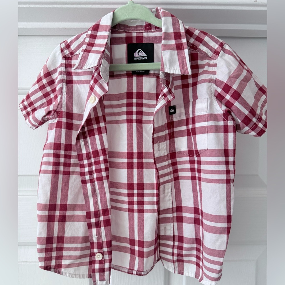 Quicksilver toddler boys button up. In excellent condition